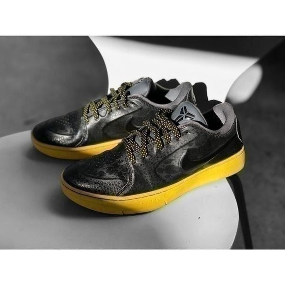 Nike Kobe KB24 Black Yellow Basketball Shoes‎ Sneakers Size 8